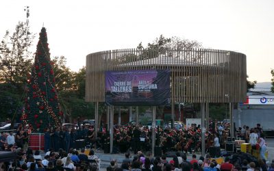 Orquesta infantil y juvenil de Colina dió un magistral concierto navideño en plaza de armas de la comuna.